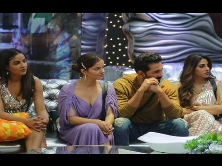 Bigg Boss 14 का पहला शॅाकिंग इविक्शन, सीनियर्स का बड़ा फैसला, ये कंटेस्टेंट बाहर, नाम लीक !