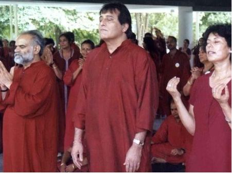 जन्मतिथि: विनोद खन्ना का 'विलेन' से सुपरस्टार बनना, लेकिन क्यों सब छोड़ बन गए संन्यासी