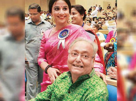 बंगाली एक्टर सौमित्र चटर्जी का 85 साल की उम्र में निधन, बॉलीवुड ने जताया शोक