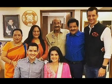 आदित्य नारायण- श्वेता अग्रवाल की शादी की तैयारियां शुरु- रोका सेरेमनी की तस्वीर वायरल