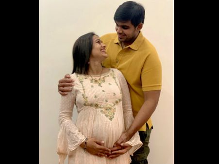 दंगल गर्ल बबीता फोगाट के घर आने वाला है नन्हा मेहमान, बेबी बंप के साथ शेयर की खुशखबरी