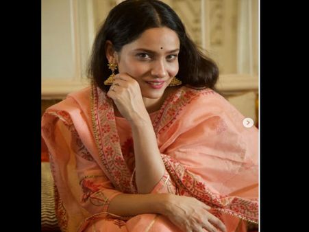 दिवाली पर अंकिता लोखंडे ने अपने ग्लैमरस लुक से गिराई बिजली, देखते ही कहेंगे उफ्फ खूबसूरत