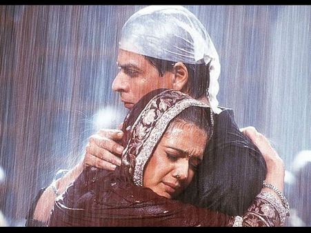 वीर-ज़ारा के 16 साल: कौन सी बात शाहरुख खान को रोमांस का किंग बनाती है?