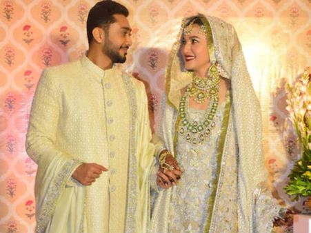 Wedding Pics- गौहर खान और जैद दरबार की शादी की तस्वीरें आईं सामनें, बेहद खूबसूरत लग रहे हैं