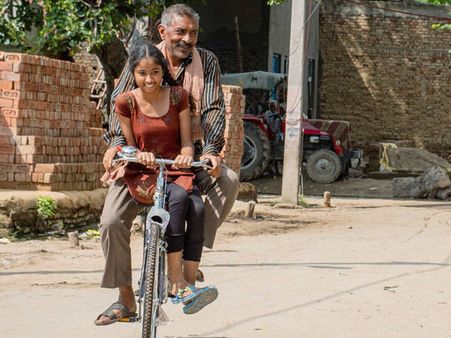 आश्रम के हिट होने के बाद प्रकाश झा अब निकल पड़े हैं 