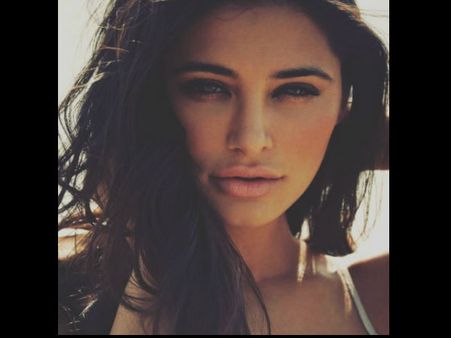 शरीर पर मिट्टी लगाकर नरगिस फाखरी का पिंक बिकिनी में खतरनाक पोज, अकेले में देखिए PICS