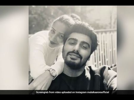 पूल में एन्जॉय करती मलाइका अरोड़ा, बॉयफ्रेंड अर्जुन कपूर संग गोवा में मना रहीं छुट्टियां-PICS