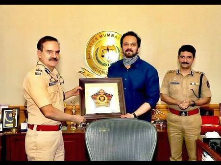 कोरोना काल के सुपरहीरो रोहित शेट्टी, मुंबई पुलिस ने बोला 'असली दिलवाले', मिला बड़ा सम्मान