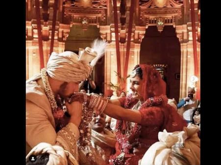 निक, तुम मेरे बॉलीवुड हीरो हो - प्रियंका चोपड़ा ने शेयर की अनदेखी Wedding Pics