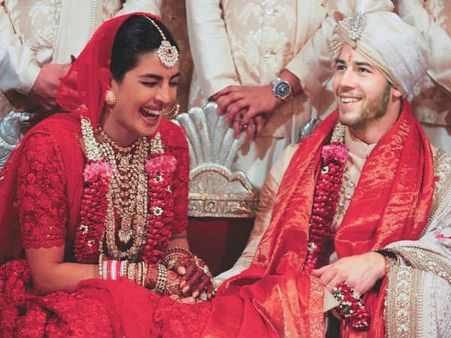 प्रियंका चोपड़ा और निक जोनस की शादी को दो साल पूरे, शेयर की प्यारी तस्वीरें