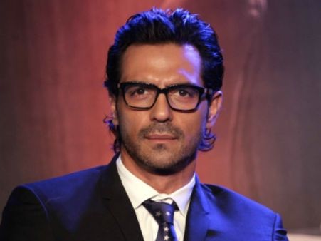 अर्जुन रामपाल की बहन को एनसीबी ने भेजा समन, अभिनेता के घर में मिलीं थीं प्रतिबंधित दवाएं