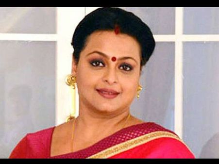 कोरोना वैक्सीन लगाने वाली पहली एक्ट्रेस बनीं शिल्पा शिरोडकर, तस्वीर पोस्ट कर बताया गजब का अनुभव