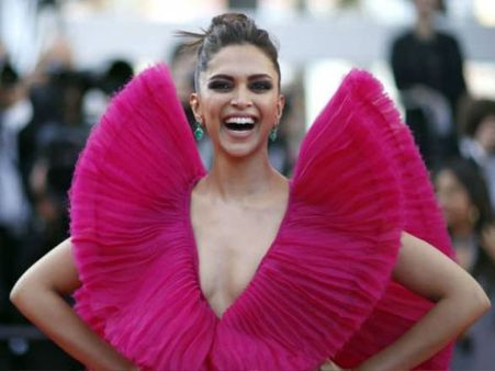 हैप्पी बर्थडे: जब दीपिका पादुकोण की एक ही फिल्म ने कमाए 500 करोड़, हीरो भी देखते रह गए ये कमाल