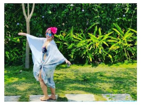 42 साल की उम्र में काजोल की बहन ने बिकिनी में मचाई बवाल, बार-बार देखी जा रही है ये तस्वीर