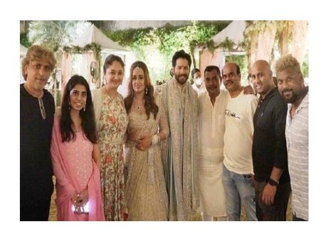 वरुण धवन-नताशा दलाल की शादी: 10 INSIDE PICS, धमाका- रोमांस और खूबसूरत बद्री की दुल्हनिया