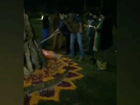रणबीर कपूर ने दिल्ली में फैन्स के साथ मनाई लोहड़ी, देखिए तस्वीरें