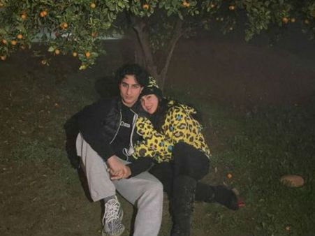 भाई इब्राहिम के साथ हॉलीडे एन्जॉय कर रहीं सारा अली खान, शेयर की ये खास तस्वीर