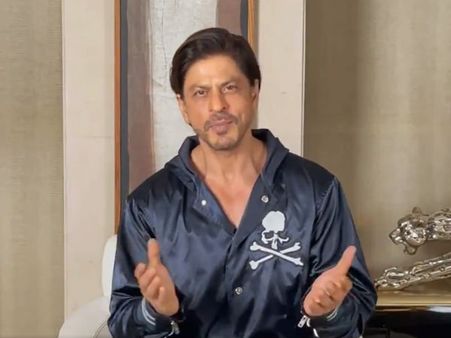 इंतज़ार खत्म- शाहरुख खान ने फैंस को दिया नए साल का तोहफा, 2021 में बड़े स्क्रीन पर करेंगे धमाका, किया कंफर्म