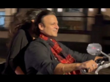 बिना हेलमेट बाइक पर स्टाइल मारना विवेक ओबरॉय को पड़ा मंहगा, कटा इतने का चालान!