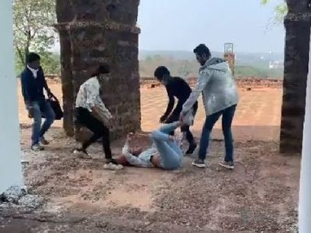 शूटिंग के दौरान प्रिया प्रकाश वारियर के साथ हादसा, जोर से गिरीं, सेट पर मचा हड़कंप ! VIDEO