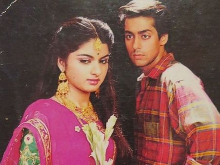 Birthday: सलमान खान के साथ डेब्यू, मंदिर में की गुपचुप शादी- 52 साल की खूबसूरत भाग्यश्री की PICS