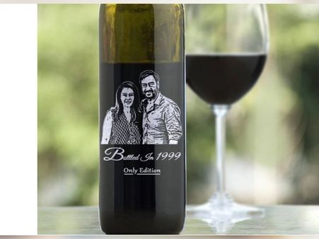 PICS: शराब की बोतल पर काजोल और अजय देवगन की फोटो, 22 सालों का साथ- अभी भी सबसे रोमांटिक जोड़ी