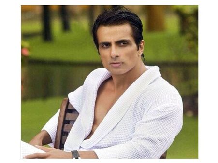 किसान आंदोलन पर सोनू सूद की सबसे बड़ी बात- गलत को सही कहोगे तो नींद कैसे आएगी ?