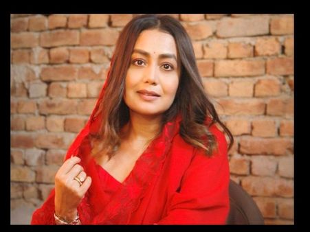 मेरे पास पैसा, परिवार-करियर है, लेकिन इस बीमारी ने मुझे तोड़ दिया है- नेहा कक्कड़ का दर्दनाक खुलासा