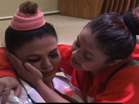 नाजायज़ शादी का सच बताते हुए बिलख पड़ीं राखी सावंत - शादीशुदा है पति, एक बच्चे का पिता