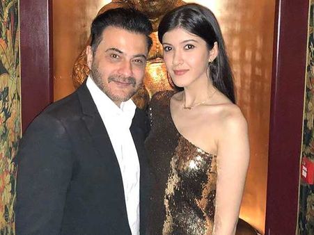 करण जौहर ने किया शनाया कपूर का धमाकेदार डेब्यू ऐलान- पिता संजय कपूर ने दिया ऐसा रिएक्शन