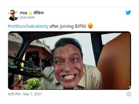 मिथुन चक्रवर्ती के बीजेपी में शामिल होते ही सोशल मीडिया पर आई मजेदार मीम्स की बाढ़, हंस पड़ेंगे आप!