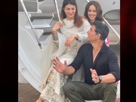 'रामसेतु' के मुहूर्त शॉट के लिए अक्षय कुमार अपनी दोनों हीरोइनों के साथ अयोध्या रवाना, शेयर की PIC