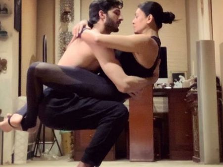 ब्रेकअप की खबरों के बीच सुष्मिता सेन ने रोहमन शॉल को सरेआम बोला 'जान', वायरल हुआ पोस्ट!