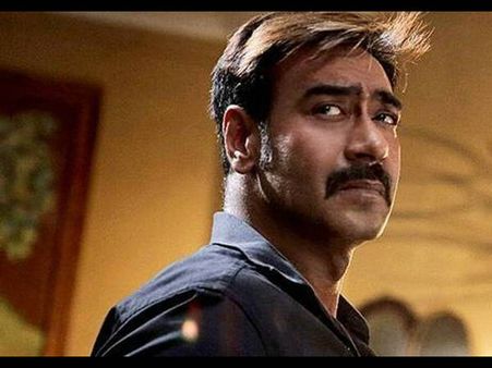 खुद के साथ मारपीट का फेक Video देख उड़े अजय देवगन के होश, बोला- मेरी कार्बन कॉपी मुश्किल में है