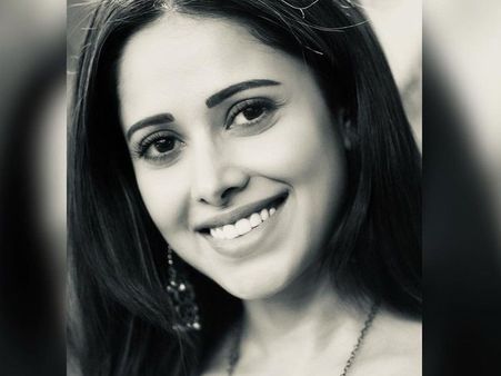 रामसेतु के सेट पर फोटोग्राफर बने अक्षय कुमार, अपनी हीरोइन नुसरत भरूचा की खींची फोटो