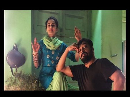 तापसी पन्नू -अनुराग से पहले सलमान-संजय दत्त के साथ 7 सुपरस्टार्स के घर IT विभाग का छापा, देखिए लिस्ट