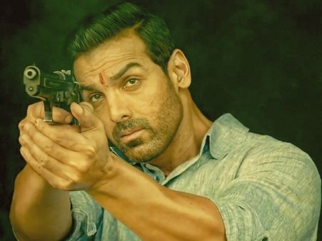 मुंबई सागा BOX OFFICE: जॉन अब्राहम- इमरान हाशमी की एक्शन फिल्म, यहां जानें ओपनिंग कलेक्शन