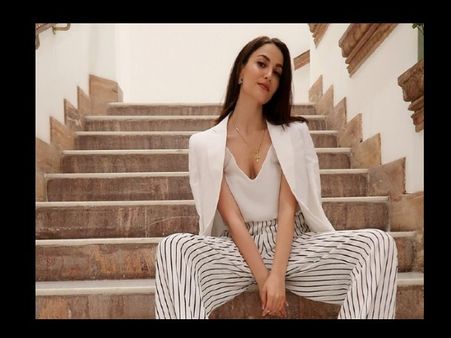 एली अवराम का सेक्सी डांस मूव्स देख हो जायेंगे दंग, फिदाई डांस Video में पानी में लगाई आग