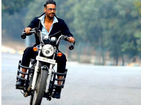 बर्थडे स्पेशल: 52 के हुए सुपरस्टार अजय देवगन- जानें बॉलीवुड के सिंघम की 52 खास बातें