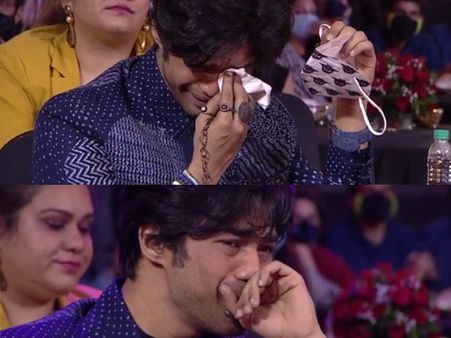 इरफान खान को मिला सम्मान, आवार्ड लेने पहुंचे बेटे बाबिल फूट-फूट कर रोए- सभी हुए इमोशनल- VIDEO