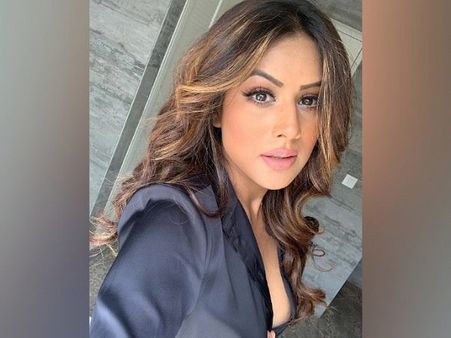 निया शर्मा ने गोवा में बोल्ड बिकिनी तस्वीरों की सीरीज दिखाकर लगाई ऐसी आग, अकेले में देखिए