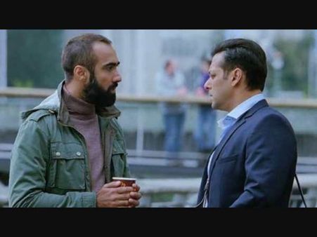 'एक था टाइगर' के बाद 'टाइगर 3' से जुड़े से अभिनेता- सलमान खान के साथ जल्द करेंगे शूटिंग शुरु!