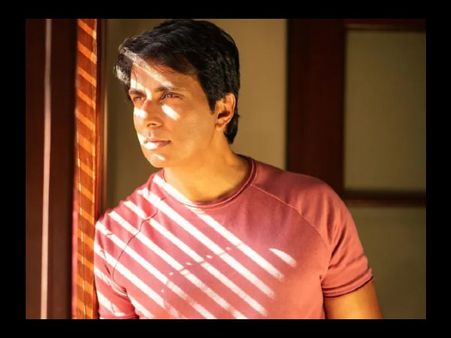 कोरोना का कहर: बेहद दुखी सोनू सूद- हम असफल हो रहे हैं, हमारा हेल्थ केयर सिस्टम भी असफल