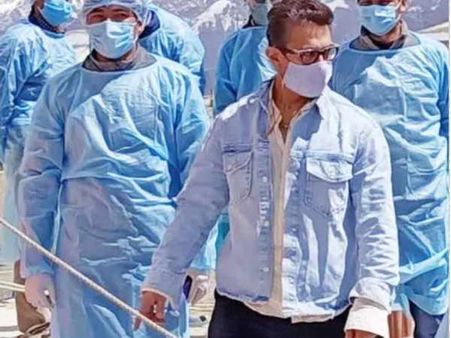 कोरोना से ठीक होने के बाद लाल सिंह चड्ढा के लिए लद्दाख - कारगिल पहुंचे आमिर खान