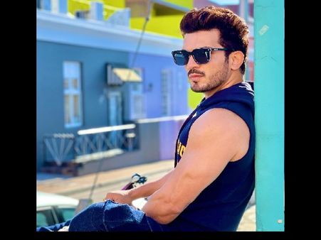 Exclusive Interview: कोरोना खौफ के बीच परिवार से दूर रहना कठिन, डर से मुझे बाहर आना है- अर्जुन बिजलानी