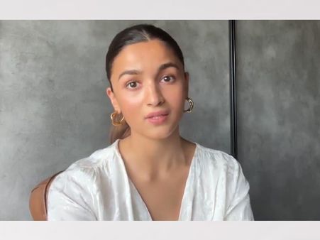 आलिया भट्ट ने किया सीरीज का ऐलान, कोरोना वैक्सीनेशन पर फैलाएंगी जागरुकता