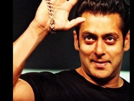 कोरोना ने कर दिया छात्र को अनाथ, मुश्किल समय में सलमान खान ने दिया साथ- पहुंचाई मदद