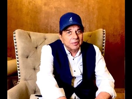 कोविड के कहर से बेहद परेशान हुए धमेंद्र, गाना गाते हुए बोला- कोरोना से डर के नहीं गा रहा VIDEO