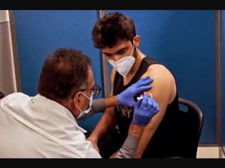 पार्थ समथान ने लगवाई कोरोना वैक्सीन की पहली डोज, वीडियो किया शेयर- लोगों से की खास अपील