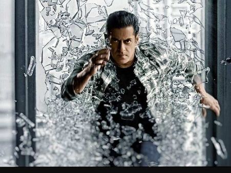 'राधे' बॉक्स ऑफिस- भारत में सिर्फ 3 थियेटरों में रिलीज हुई है सलमान खान की फिल्म, जानें कलेक्शन